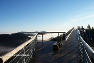 Panorama Erlebnis Brücke in Winterberg am Erlebnisberg Kappe