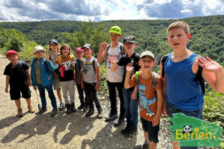 Das toole ist die Aussicht von der Badener Höhe, die unsere Kinder beim Feriencamp für Einsteiger im Schwarzwald erleben dürfen